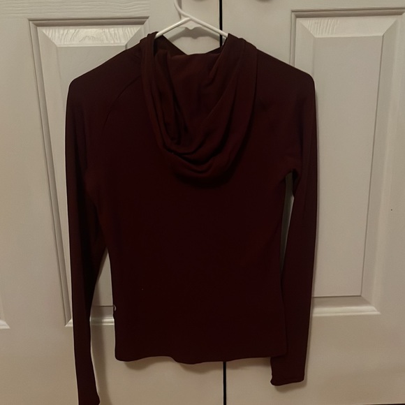 Long sleeve lulu top - Picture 2 of 2